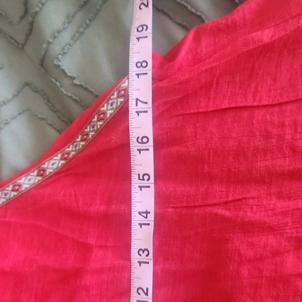 Active USA red top. Spaghetti straps. Size Large. Blue, brown, and white border. - Picture 7 of 10